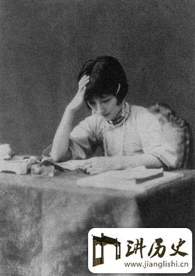 才女陆小曼的爱情史:因徐志摩之死哭晕数次