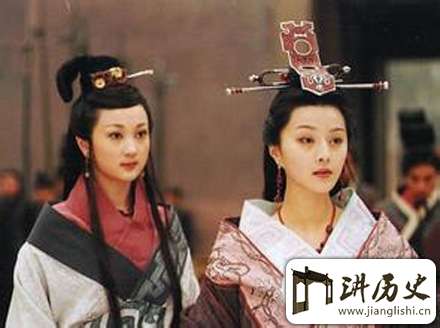 为何在历史上秦始皇的庞大后宫史书上只字不提?