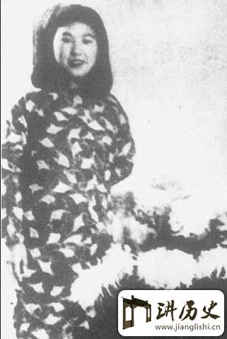 15岁末代皇妃李玉琴如何排解后宫的寂寞岁月?