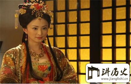 <rb>揭</rb><rt>jiē</rt><rb>秘</rb><rt>mì</rt><rb>传</rb><rt>chuán</rt><rb>奇</rb><rt>qí</rt><rb>女</rb><rt>nǚ</rt><rb>子</rb><rt>zǐ</rt><rb>樊</rb><rt>fán</rt><rb>梨</rb><rt>lí</rt><rb>花</rb><rt>huā</rt><rb>金</rb><rt>jīn</rt><rb>戈</rb><rt>gē</rt><rb>铁</rb><rt>tiě</rt><rb>马</rb><rt>mǎ</rt><rb>征</rb><rt>zhēng</rt><rb>战</rb><rt>zhàn</rt><rb>四</rb><rt>sì</rt><rb>方</rb><rt>fāng</rt><rb>的</rb><rt>de</rt><rb>人</rb><rt>rén</rt><rb>生</rb><rt>shēng</rt>