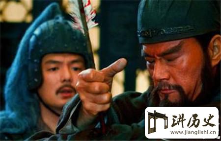 <rb>此</rb><rt>cǐ</rt><rb>人</rb><rt>rén</rt><rb>是</rb><rt>shì</rt><rb>一</rb><rt>yī</rt><rb>个</rb><rt>gè</rt><rb>书</rb><rt>shū</rt><rb>生</rb><rt>shēng</rt><rb>关</rb><rt>guān</rt><rb>羽</rb><rt>yǔ</rt><rb>刘</rb><rt>liú</rt><rb>备</rb><rt>bèi</rt><rb>却</rb><rt>què</rt><rb>都</rb><rt>dōu</rt><rb>是</rb><rt>shì</rt><rb>栽</rb><rt>zāi</rt><rb>在</rb><rt>zài</rt><rb>他</rb><rt>tā</rt><rb>的</rb><rt>de</rt><rb>手</rb><rt>shǒu</rt><rb>中</rb><rt>zhōng</rt>