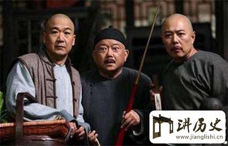 <rb>乾</rb><rt>qián</rt><rb>隆</rb><rt>lóng</rt><rb>为</rb><rt>wéi</rt><rb>何</rb><rt>hé</rt><rb>四</rb><rt>sì</rt><rb>过</rb><rt>guò</rt><rb>济</rb><rt>jì</rt><rb>南</rb><rt>nán</rt><rb>而</rb><rt>ér</rt><rb>不</rb><rt>bú</rt><rb>入</rb><rt>rù</rt>?<rb>那</rb><rt>nà</rt><rb>里</rb><rt>lǐ</rt><rb>有</rb><rt>yǒu</rt><rb>一</rb><rt>yī</rt><rb>个</rb><rt>gè</rt><rb>回</rb><rt>huí</rt><rb>忆</rb><rt>yì</rt>!