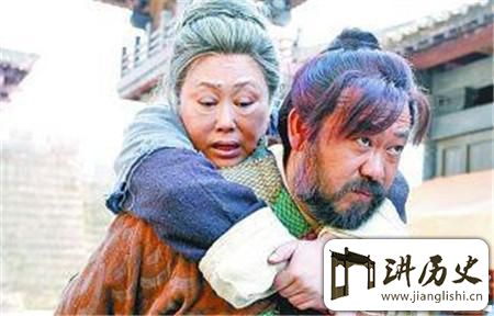 <rb>历</rb><rt>lì</rt><rb>史</rb><rt>shǐ</rt><rb>上</rb><rt>shàng</rt><rb>真</rb><rt>zhēn</rt><rb>实</rb><rt>shí</rt><rb>的</rb><rt>de</rt><rb>程</rb><rt>chéng</rt><rb>咬</rb><rt>yǎo</rt><rb>金</rb><rt>jīn</rt><rb>混</rb><rt>hún</rt><rb>世</rb><rt>shì</rt><rb>魔</rb><rt>mó</rt><rb>王</rb><rt>wáng</rt><rb>并</rb><rt>bìng</rt><rb>非</rb><rt>fēi</rt><rb>只</rb><rt>zhī</rt><rb>会</rb><rt>huì</rt><rb>三</rb><rt>sān</rt><rb>板</rb><rt>bǎn</rt><rb>斧</rb><rt>fǔ</rt>