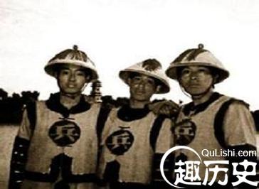 <rb>清</rb><rt>qīng</rt><rb>朝</rb><rt>cháo</rt><rb>官</rb><rt>guān</rt><rb>兵</rb><rt>bīng</rt><rb>衣</rb><rt>yī</rt><rb>服</rb><rt>fú</rt><rb>上</rb><rt>shàng</rt><rb>的</rb><rt>de</rt><rb>兵</rb><rt>bīng</rt><rb>和</rb><rt>hé</rt><rb>勇</rb><rt>yǒng</rt><rb>是</rb><rt>shì</rt><rb>什</rb><rt>shí</rt><rb>么</rb><rt>me</rt><rb>意</rb><rt>yì</rt><rb>思</rb><rt>sī</rt>?<rb>有</rb><rt>yǒu</rt><rb>何</rb><rt>hé</rt><rb>区</rb><rt>qū</rt><rb>别</rb><rt>bié</rt>
