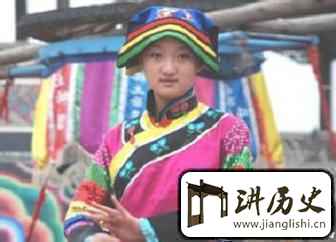 土族服饰土族服饰的标志“彩虹袖”