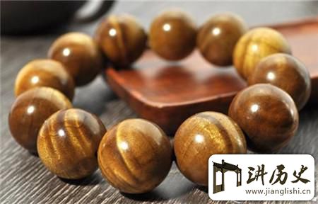 <rb>古</rb><rt>gǔ</rt><rb>代</rb><rt>dài</rt><rb>墓</rb><rt>mù</rt><rb>葬</rb><rt>zàng</rt><rb>中</rb><rt>zhōng</rt><rb>出</rb><rt>chū</rt><rb>土</rb><rt>tǔ</rt><rb>的</rb><rt>de</rt><rb>这</rb><rt>zhè</rt><rb>几</rb><rt>jǐ</rt><rb>件</rb><rt>jiàn</rt><rb>东</rb><rt>dōng</rt><rb>西</rb><rt>xī</rt><rb>白</rb><rt>bái</rt><rb>给</rb><rt>gěi</rt><rb>你</rb><rt>nǐ</rt><rb>也</rb><rt>yě</rt><rb>不</rb><rt>bú</rt><rb>能</rb><rt>néng</rt><rb>要</rb><rt>yào</rt>!