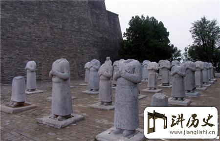 <rb>乾</rb><rt>qián</rt><rb>陵</rb><rt>líng</rt><rb>无</rb><rt>wú</rt><rb>头</rb><rt>tóu</rt><rb>之</rb><rt>zhī</rt><rb>谜</rb><rt>mí</rt>:<rb>没</rb><rt>méi</rt><rb>有</rb><rt>yǒu</rt><rb>脑</rb><rt>nǎo</rt><rb>袋</rb><rt>dài</rt><rb>的</rb><rt>de</rt><rb>守</rb><rt>shǒu</rt><rb>陵</rb><rt>líng</rt><rb>石</rb><rt>shí</rt><rb>像</rb><rt>xiàng</rt><rb>有</rb><rt>yǒu</rt><rb>何</rb><rt>hé</rt><rb>秘</rb><rt>mì</rt><rb>密</rb><rt>mì</rt>?
