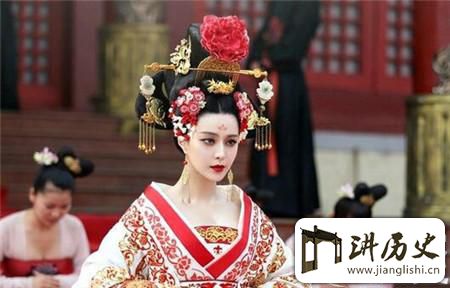 <rb>乾</rb><rt>qián</rt><rb>陵</rb><rt>líng</rt><rb>无</rb><rt>wú</rt><rb>头</rb><rt>tóu</rt><rb>之</rb><rt>zhī</rt><rb>谜</rb><rt>mí</rt>:<rb>没</rb><rt>méi</rt><rb>有</rb><rt>yǒu</rt><rb>脑</rb><rt>nǎo</rt><rb>袋</rb><rt>dài</rt><rb>的</rb><rt>de</rt><rb>守</rb><rt>shǒu</rt><rb>陵</rb><rt>líng</rt><rb>石</rb><rt>shí</rt><rb>像</rb><rt>xiàng</rt><rb>有</rb><rt>yǒu</rt><rb>何</rb><rt>hé</rt><rb>秘</rb><rt>mì</rt><rb>密</rb><rt>mì</rt>?