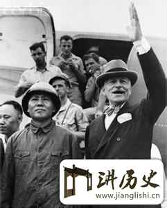 <rb>赴</rb><rt>fù</rt><rb>重</rb><rt>zhòng</rt><rb>庆</rb><rt>qìng</rt><rb>谈</rb><rt>tán</rt><rb>判</rb><rt>pàn</rt><rb>时</rb><rt>shí</rt>,<rb>周</rb><rt>zhōu</rt><rb>恩</rb><rt>ēn</rt><rb>来</rb><rt>lái</rt><rb>用</rb><rt>yòng</rt><rb>什</rb><rt>shí</rt><rb>么</rb><rt>me</rt><rb>办</rb><rt>bàn</rt><rb>法</rb><rt>fǎ</rt><rb>保</rb><rt>bǎo</rt><rb>证</rb><rt>zhèng</rt><rb>了</rb><rt>le</rt><rb>毛</rb><rt>máo</rt><rb>主</rb><rt>zhǔ</rt><rb>席</rb><rt>xí</rt><rb>的</rb><rt>de</rt><rb>安</rb><rt>ān</rt><rb>全</rb><rt>quán</rt>?