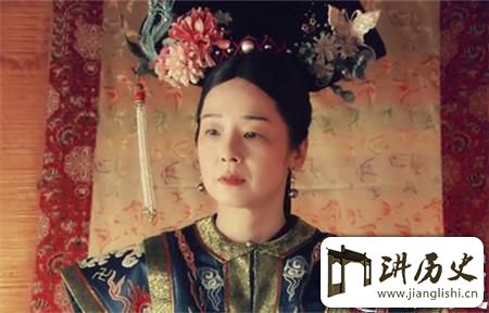 <rb>慈</rb><rt>cí</rt><rb>禧</rb><rt>xǐ</rt><rb>喜</rb><rt>xǐ</rt><rb>得</rb><rt>dé</rt><rb>宝</rb><rt>bǎo</rt><rb>贝</rb><rt>bèi</rt><rb>却</rb><rt>què</rt><rb>不</rb><rt>bú</rt><rb>知</rb><rt>zhī</rt><rb>如</rb><rt>rú</rt><rb>何</rb><rt>hé</rt><rb>使</rb><rt>shǐ</rt><rb>用</rb><rt>yòng</rt><rb>无</rb><rt>wú</rt><rb>奈</rb><rt>nài</rt><rb>询</rb><rt>xún</rt><rb>问</rb><rt>wèn</rt><rb>惹</rb><rt>rě</rt><rb>众</rb><rt>zhòng</rt><rb>笑</rb><rt>xiào</rt>