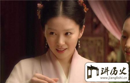<rb>趣</rb><rt>qù</rt><rb>闻</rb><rt>wén</rt>:<rb>古</rb><rt>gǔ</rt><rb>代</rb><rt>dài</rt><rb>夫</rb><rt>fū</rt><rb>妻</rb><rt>qī</rt><rb>同</rb><rt>tóng</rt><rb>房</rb><rt>fáng</rt><rb>时</rb><rt>shí</rt><rb>为</rb><rt>wéi</rt><rb>何</rb><rt>hé</rt><rb>小</rb><rt>xiǎo</rt><rb>妾</rb><rt>qiè</rt><rb>必</rb><rt>bì</rt><rb>须</rb><rt>xū</rt><rb>守</rb><rt>shǒu</rt><rb>在</rb><rt>zài</rt><rb>旁</rb><rt>páng</rt><rb>边</rb><rt>biān</rt>?