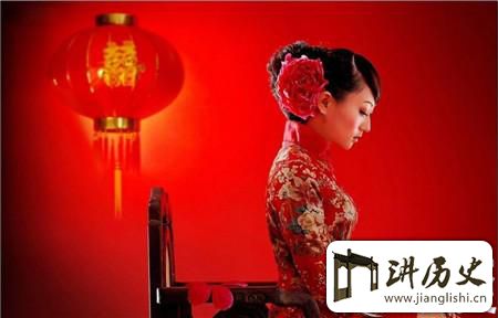 <rb>趣</rb><rt>qù</rt><rb>闻</rb><rt>wén</rt>:<rb>古</rb><rt>gǔ</rt><rb>代</rb><rt>dài</rt><rb>夫</rb><rt>fū</rt><rb>妻</rb><rt>qī</rt><rb>同</rb><rt>tóng</rt><rb>房</rb><rt>fáng</rt><rb>时</rb><rt>shí</rt><rb>为</rb><rt>wéi</rt><rb>何</rb><rt>hé</rt><rb>小</rb><rt>xiǎo</rt><rb>妾</rb><rt>qiè</rt><rb>必</rb><rt>bì</rt><rb>须</rb><rt>xū</rt><rb>守</rb><rt>shǒu</rt><rb>在</rb><rt>zài</rt><rb>旁</rb><rt>páng</rt><rb>边</rb><rt>biān</rt>?